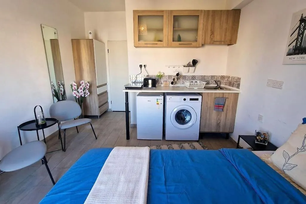Studio C Larnaca City Center 0*,  Chypre